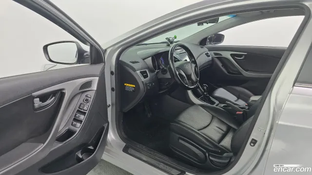 Hyundai Elantra (Avante)