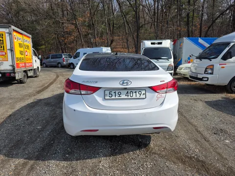 Hyundai Elantra (Avante)