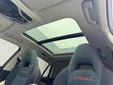 Lynk & Co 06