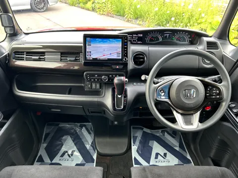 Honda N-BOX Custom