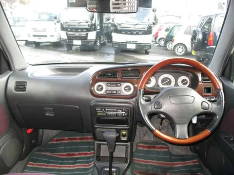 Daihatsu Mira Gino