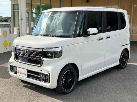 Honda N-BOX Custom