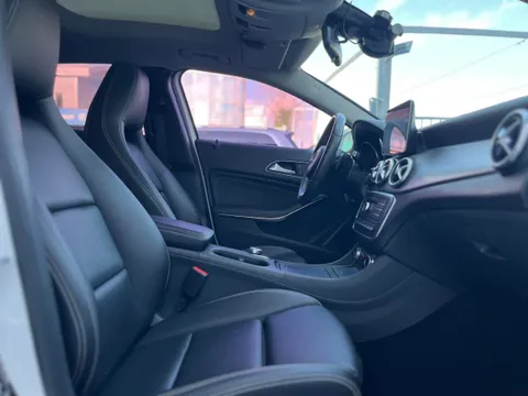 Mercedes-Benz Mercedes-Benz GLA