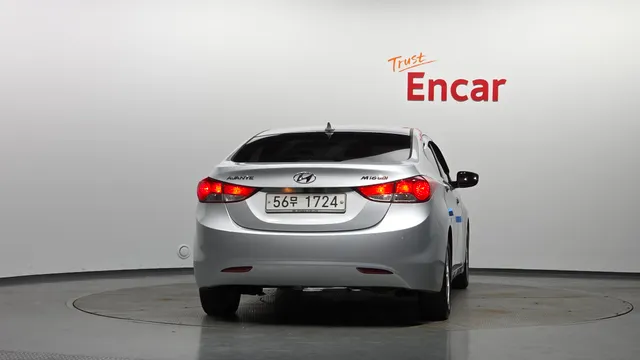 Hyundai Elantra (Avante)