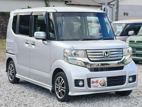 Honda N-BOX Custom