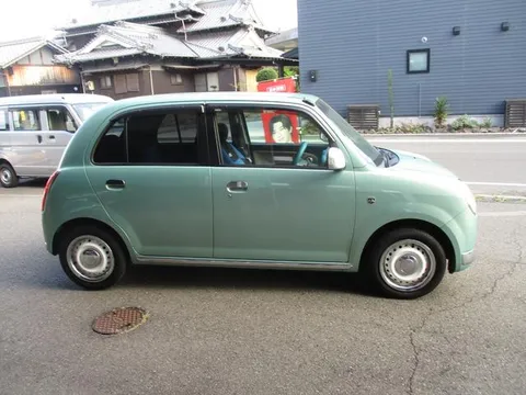 Daihatsu Mira Gino