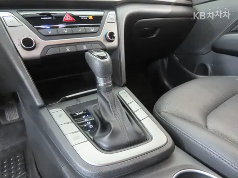 Hyundai Elantra (Avante)