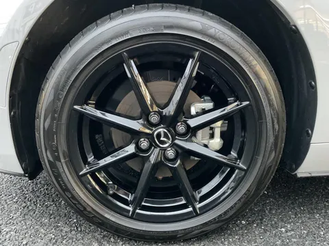 Mazda MX-5 (Roadster)