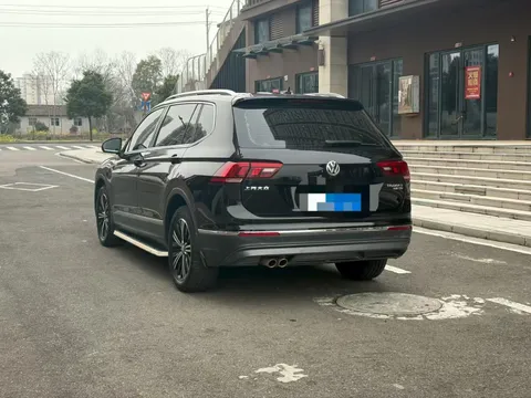 Volkswagen Tiguan L