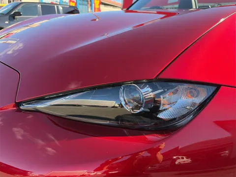 Mazda MX-5 (Roadster)