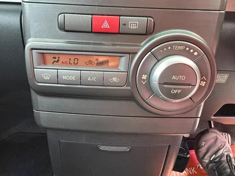Toyota Pixis Space