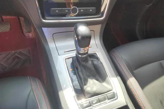 Roewe RX5