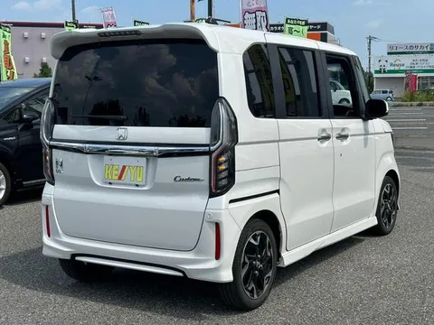 Honda N-BOX Custom