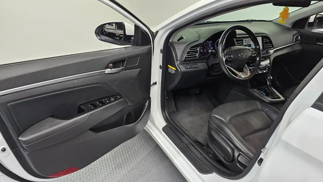 Hyundai Elantra (Avante)