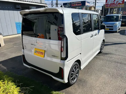 Honda N-BOX Custom