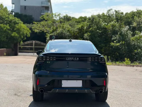 Lynk & Co 05