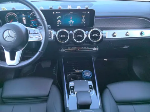 Mercedes-Benz Mercedes-Benz GLB