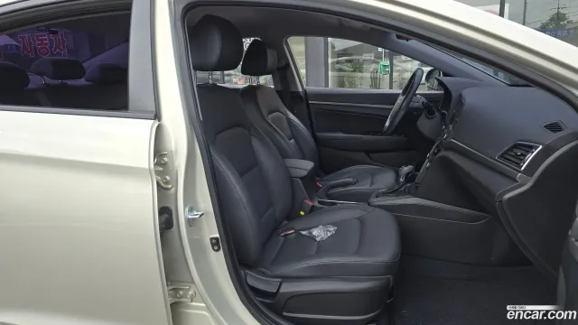 Hyundai Elantra (Avante)