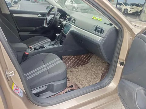 Volkswagen Lamando