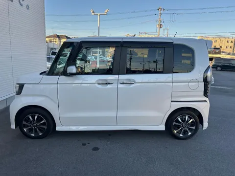 Honda N-BOX Custom