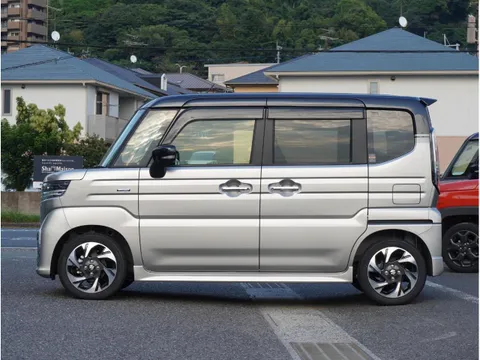 Suzuki Spacia Custom