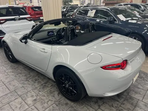 Mazda MX-5 (Roadster)