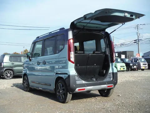 Suzuki Spacia