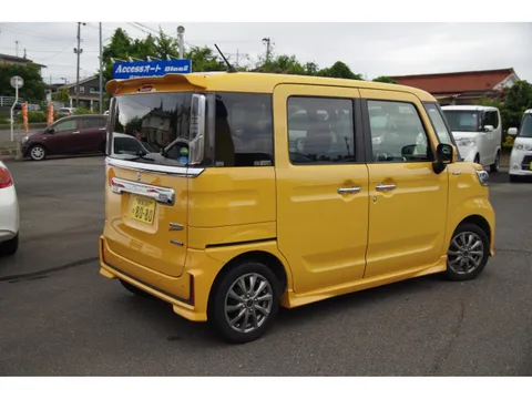 Suzuki Spacia Custom