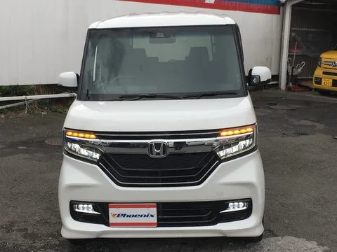 Honda N-BOX Custom