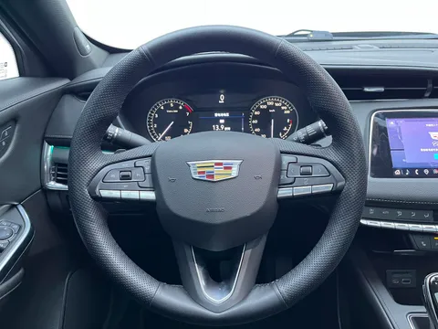 Cadillac XT4