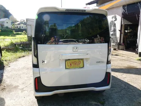 Honda N-BOX Custom