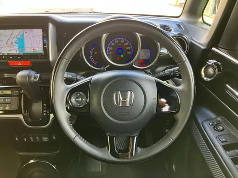 Honda N-BOX Slash