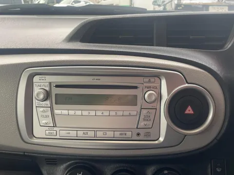 Toyota Yaris (Vitz)
