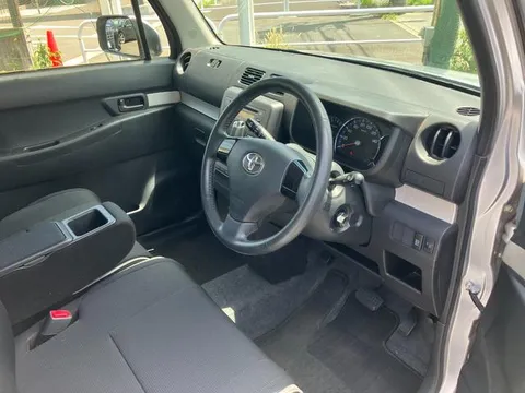 Toyota Pixis Space