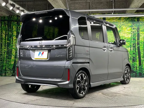Honda N-BOX Custom