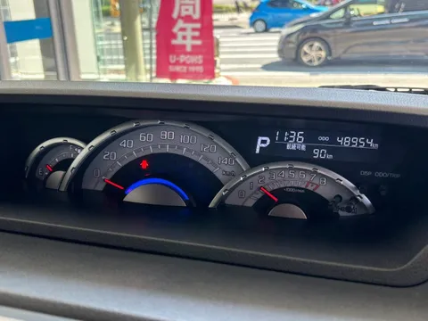 Toyota Pixis Mega