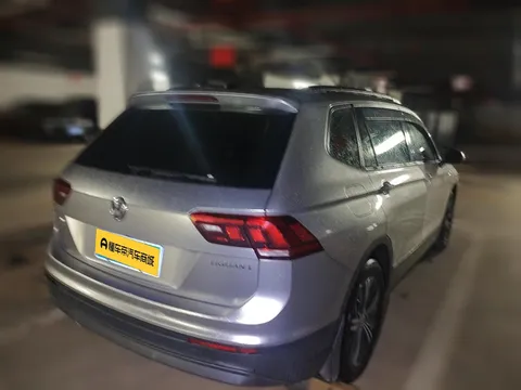 Volkswagen Tiguan L