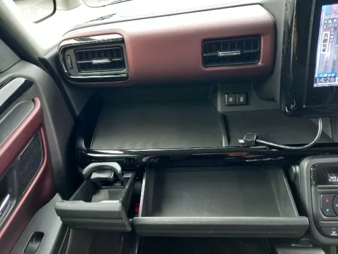 Suzuki Spacia