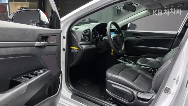 Hyundai Elantra (Avante)