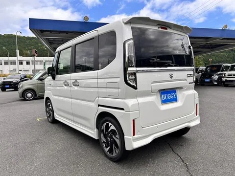 Suzuki Spacia Custom
