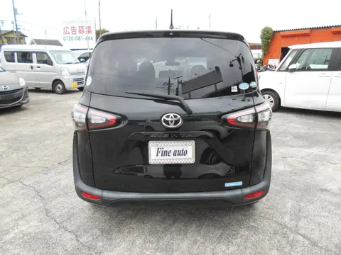 Toyota Sienta