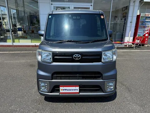 Toyota Pixis Mega