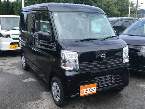 Nissan Clipper Van