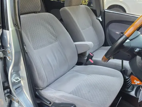 Daihatsu Mira AVY