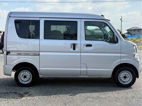 Mitsubishi Minicab Van