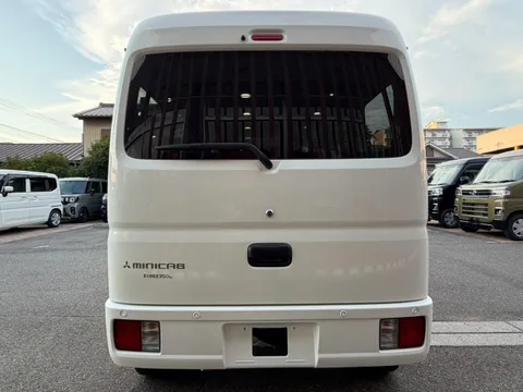 Mitsubishi Minicab Van