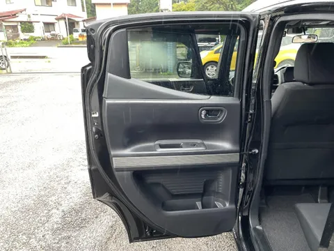 Honda N-BOX Slash