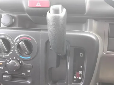 Mitsubishi Minicab Van