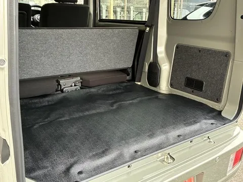Nissan Clipper Van