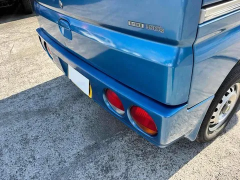 Nissan Clipper Van